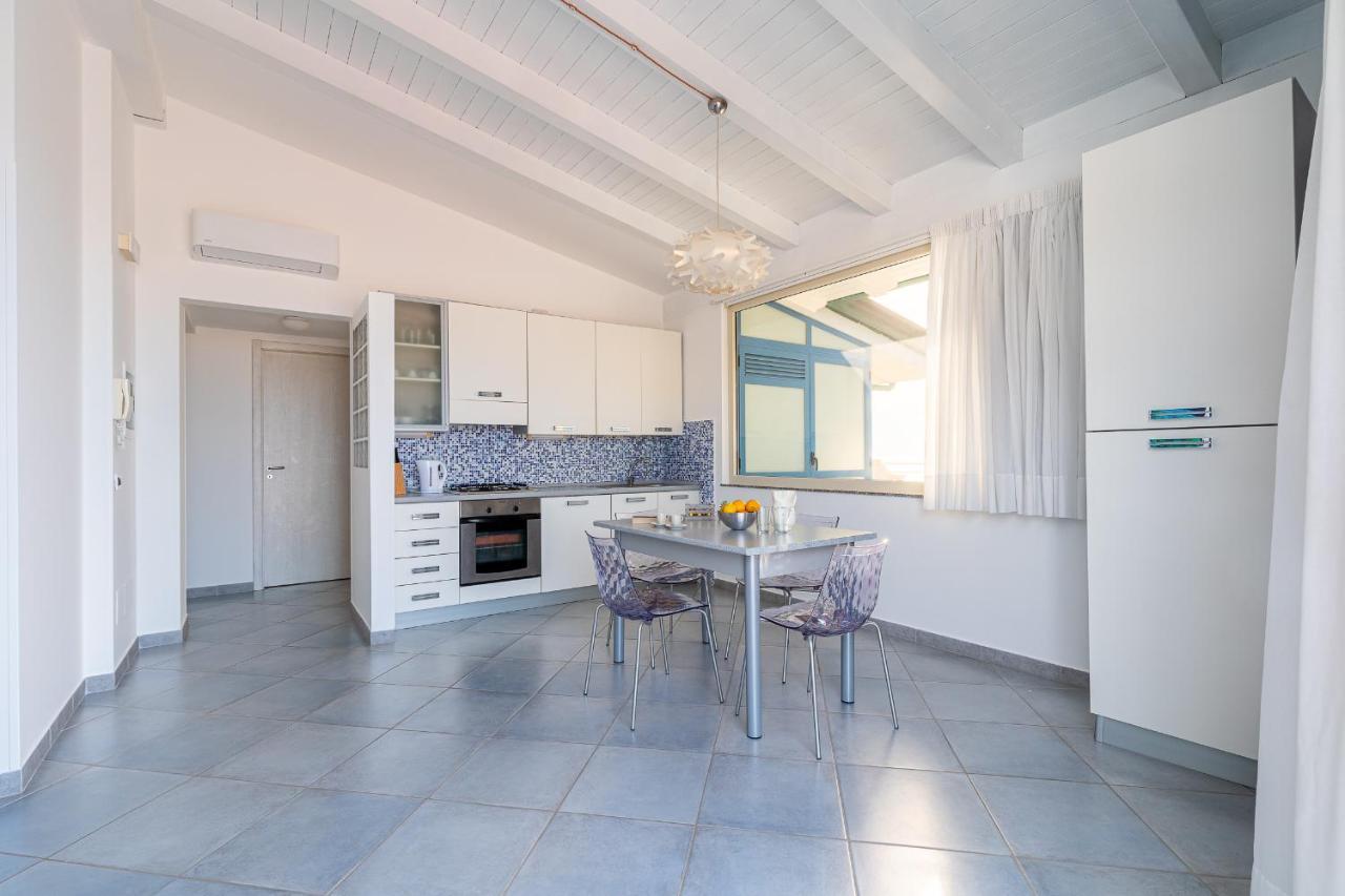Terraces D'Orlando - Family Apartments With Sea View And Pool Capo dʼOrlando المظهر الخارجي الصورة