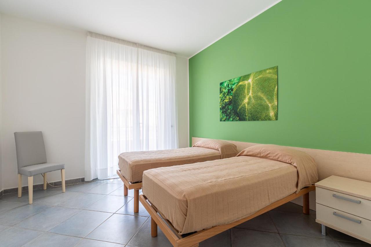 Terraces D'Orlando - Family Apartments With Sea View And Pool Capo dʼOrlando المظهر الخارجي الصورة