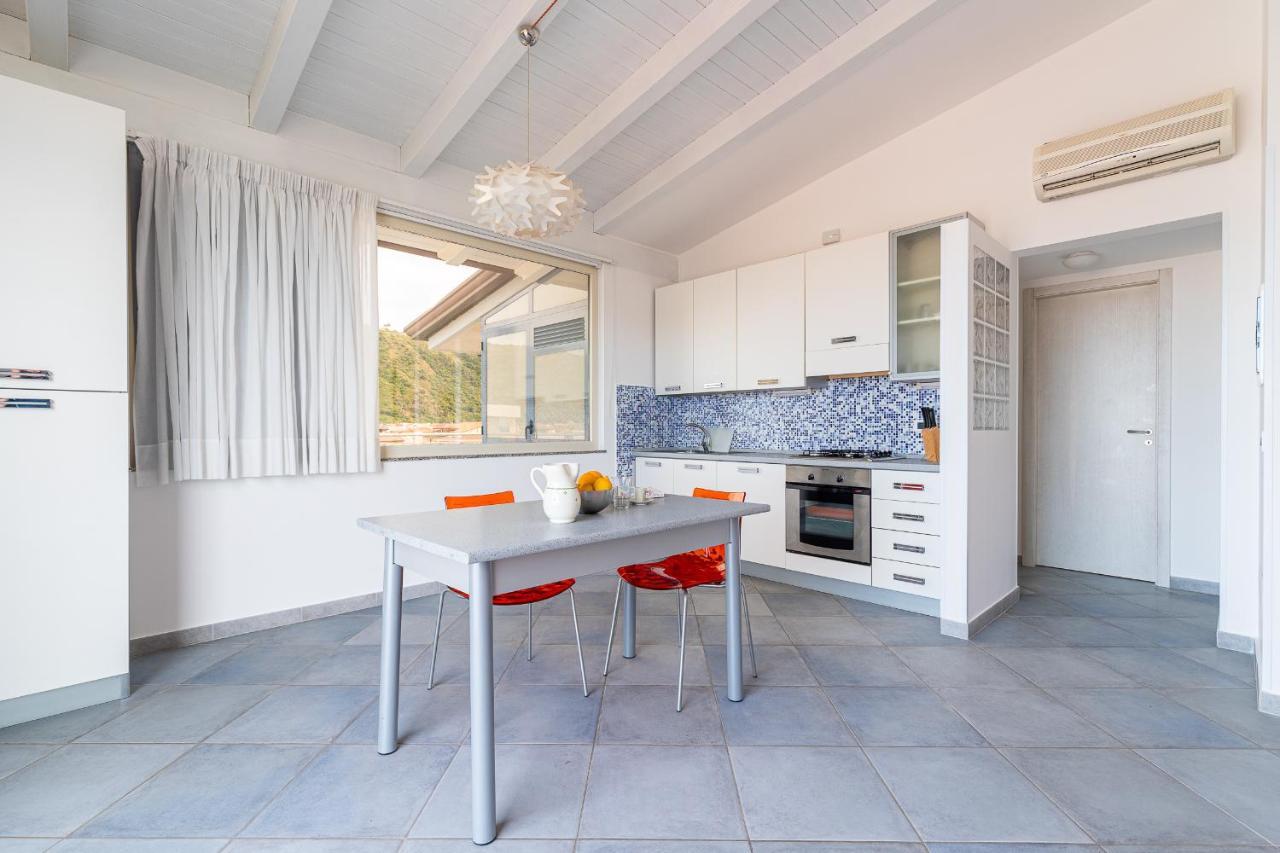 Terraces D'Orlando - Family Apartments With Sea View And Pool Capo dʼOrlando المظهر الخارجي الصورة