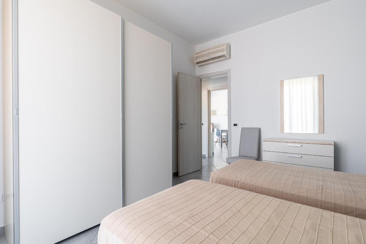 Terraces D'Orlando - Family Apartments With Sea View And Pool Capo dʼOrlando المظهر الخارجي الصورة