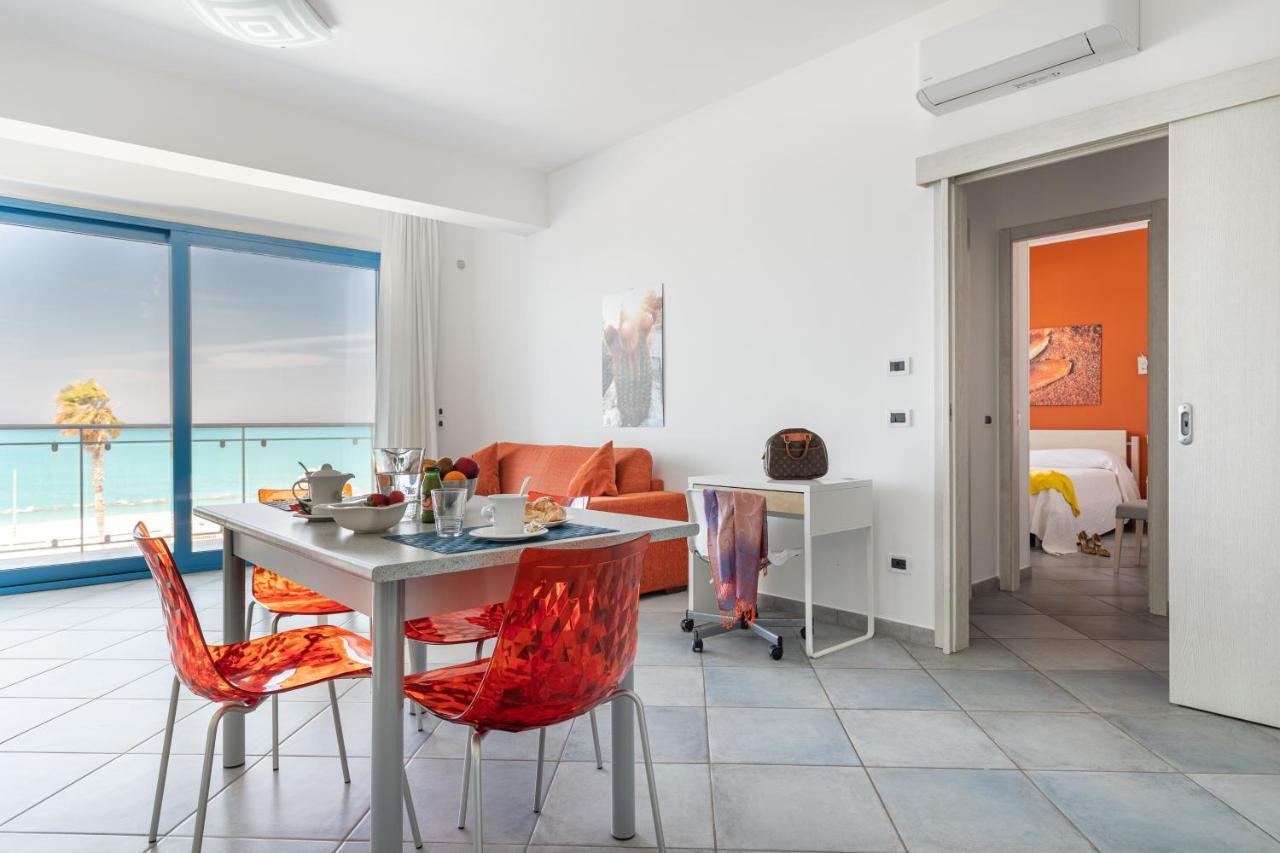 Terraces D'Orlando - Family Apartments With Sea View And Pool Capo dʼOrlando المظهر الخارجي الصورة