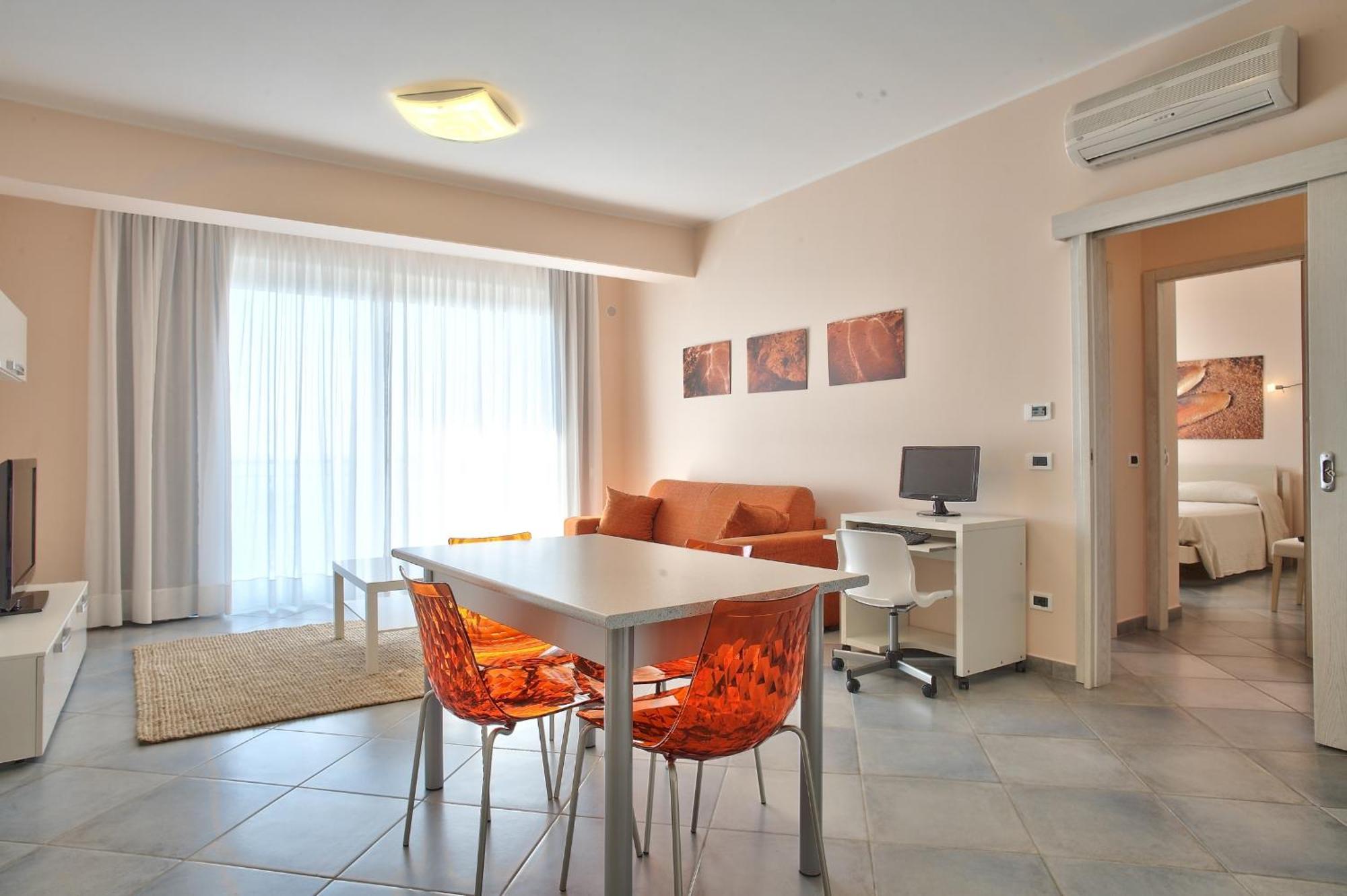 Terraces D'Orlando - Family Apartments With Sea View And Pool Capo dʼOrlando الغرفة الصورة