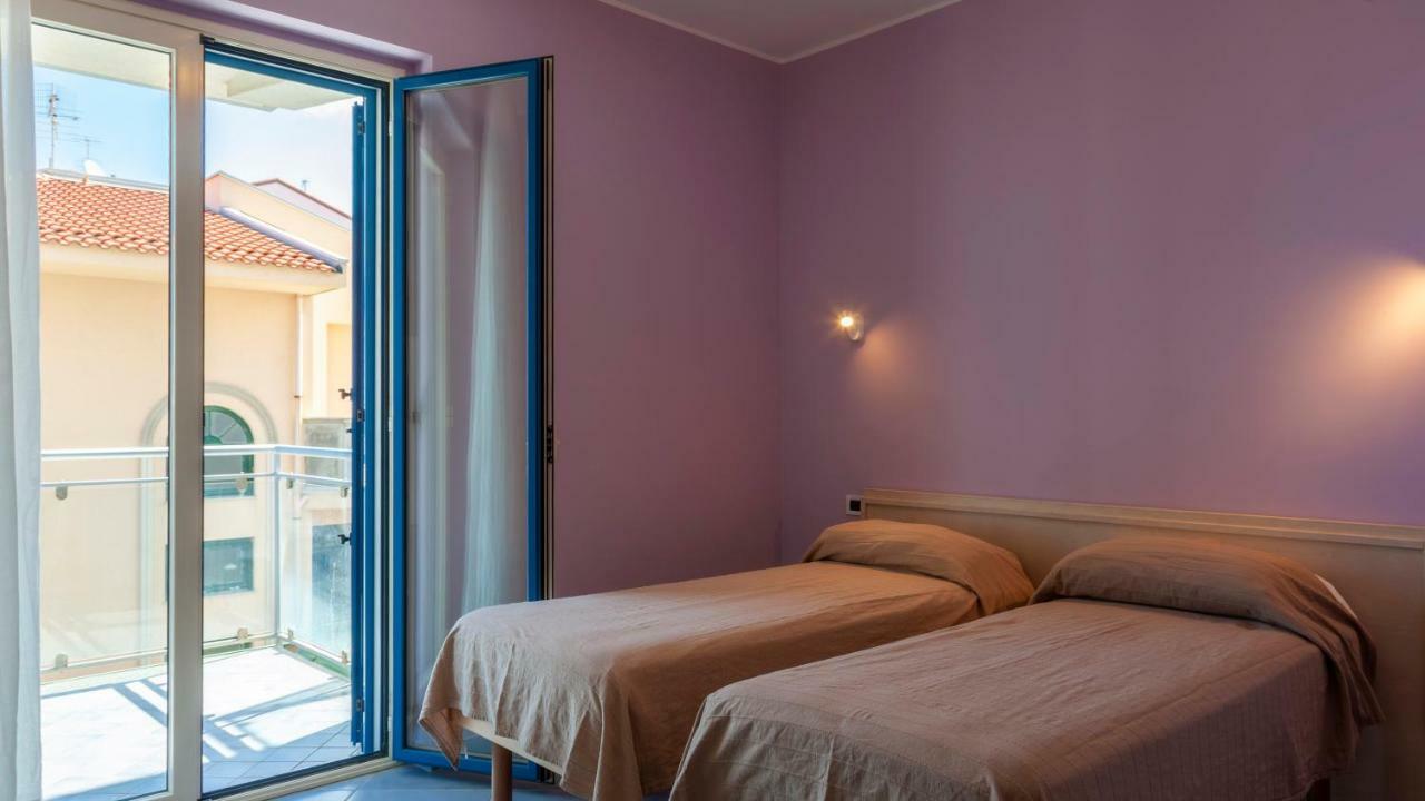 Terraces D'Orlando - Family Apartments With Sea View And Pool Capo dʼOrlando المظهر الخارجي الصورة