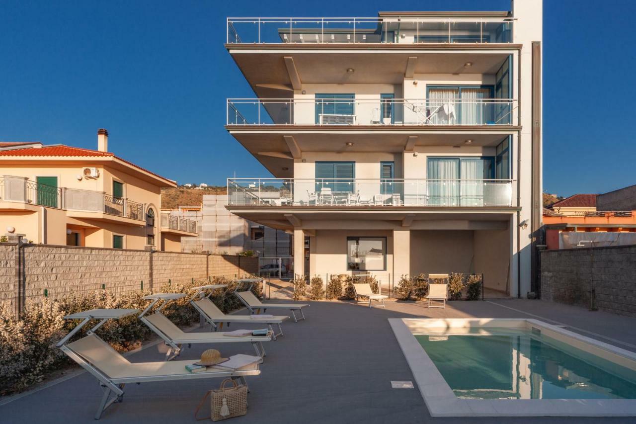 Terraces D'Orlando - Family Apartments With Sea View And Pool Capo dʼOrlando المظهر الخارجي الصورة