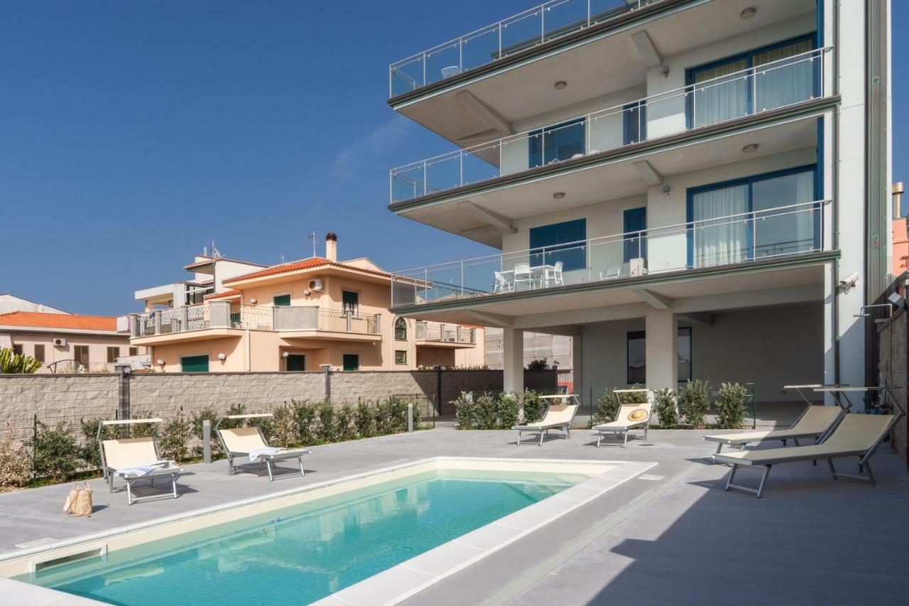Terraces D'Orlando - Family Apartments With Sea View And Pool Capo dʼOrlando المظهر الخارجي الصورة